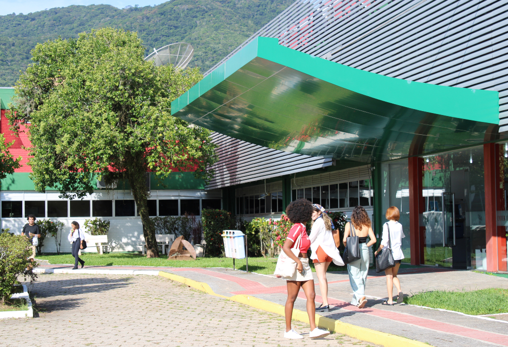 CANDIDATOS SÃO CHAMADOS PARA AS VAGAS REMANESCENTES NA GRADUAÇÃO DA UDESC