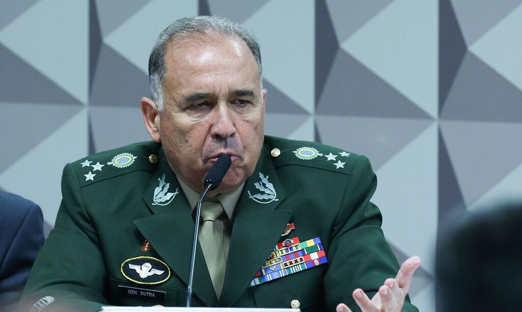 General Dutra nega negligência na retirada de acampamento do QG