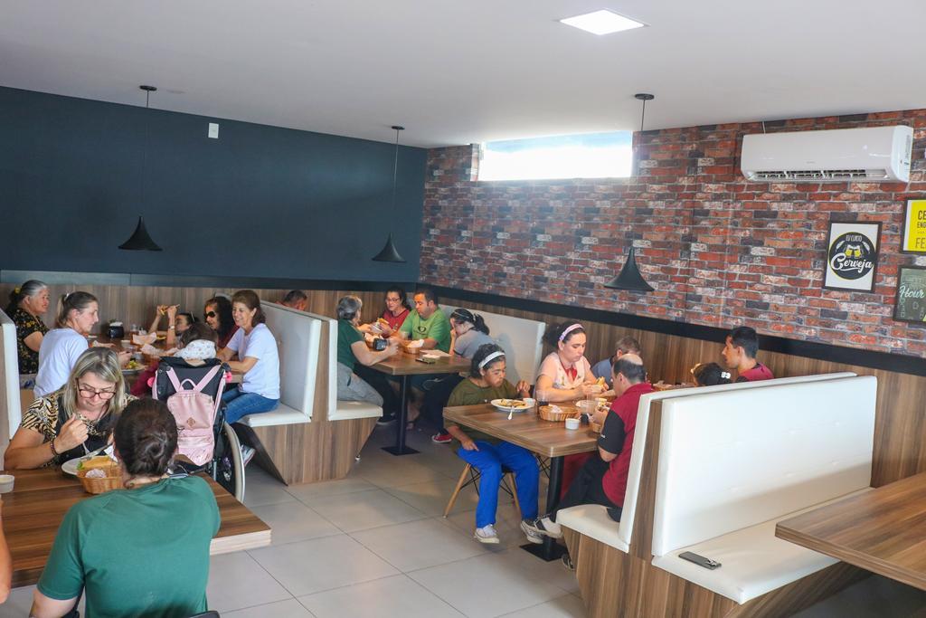 XIS DO GAÚCHO PROPORCIONA TARDE ESPECIAL PARA ALUNOS DA APAE DE SÃO JOÃO DO SUL