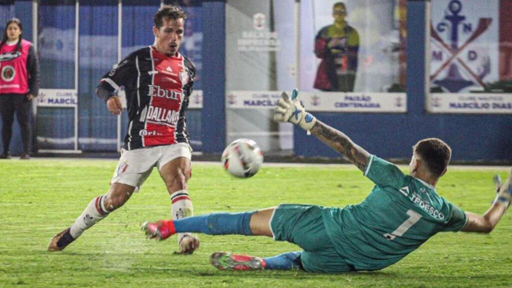 Joinville vence na Copa Santa Catarina, e sai da lanterna