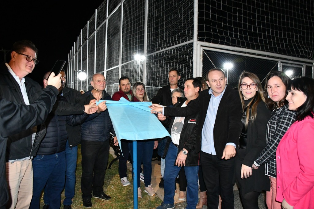 Inaugurada Quadra Esportiva Educacional Vinícius Marchetti