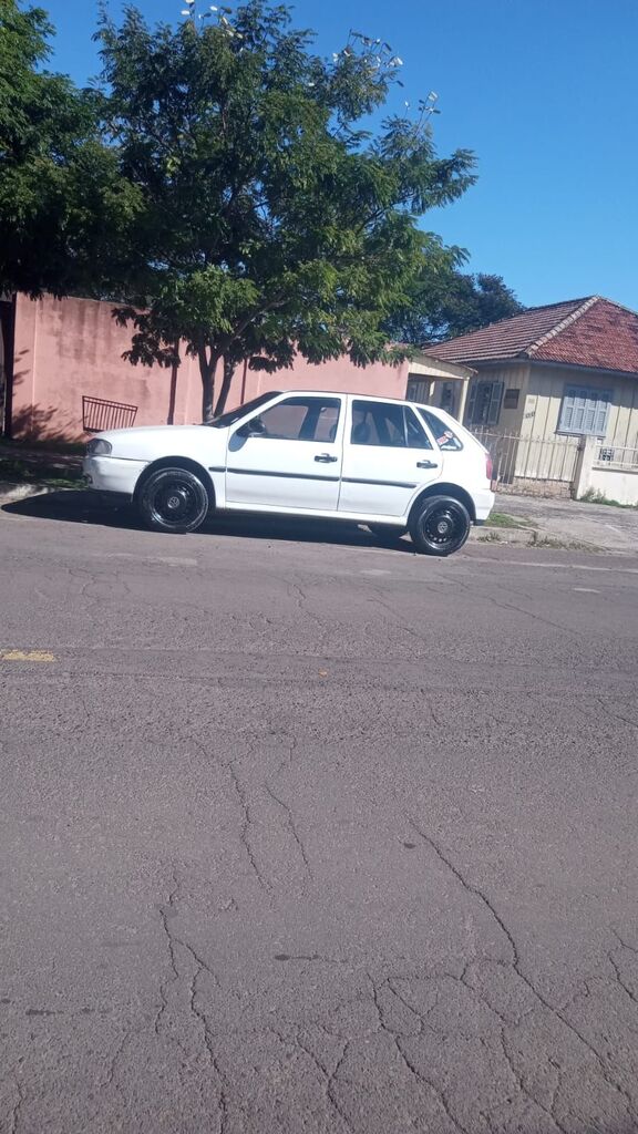 Mais um automóvel Gol é furtado