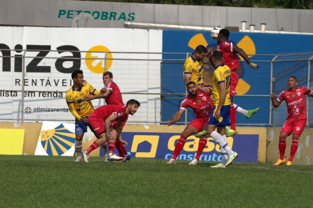Foto: Italo Santos - Especial - No confronto de ida, o Áureo-Cerúleo saiu na frente com gol do lateral-direito Léo (foto), mas sofreu a virada; time só venceu duas partidas (Guarani-VA e Real) como visitante em 2023