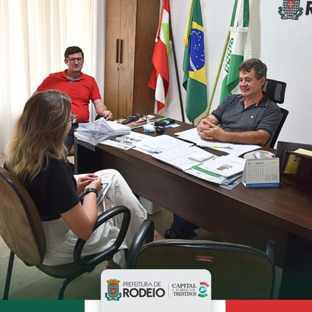 Prefeito de Rodeio recebe empresa de energia sustentável para prédios públicos e trata de projetos futuros