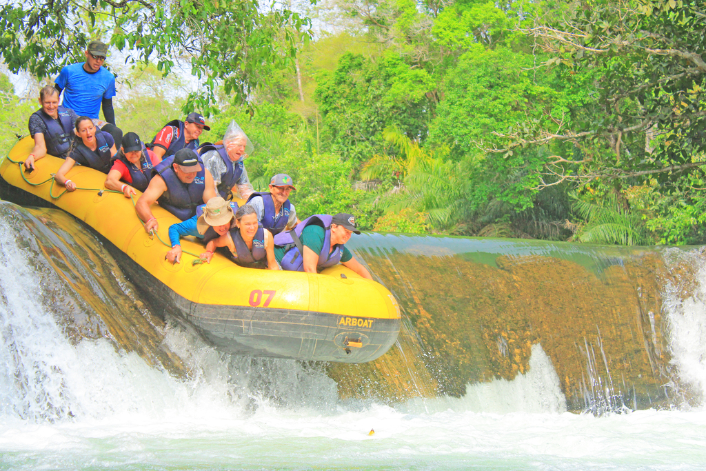 Excursionistas visitam Bonito e região do Pantanal