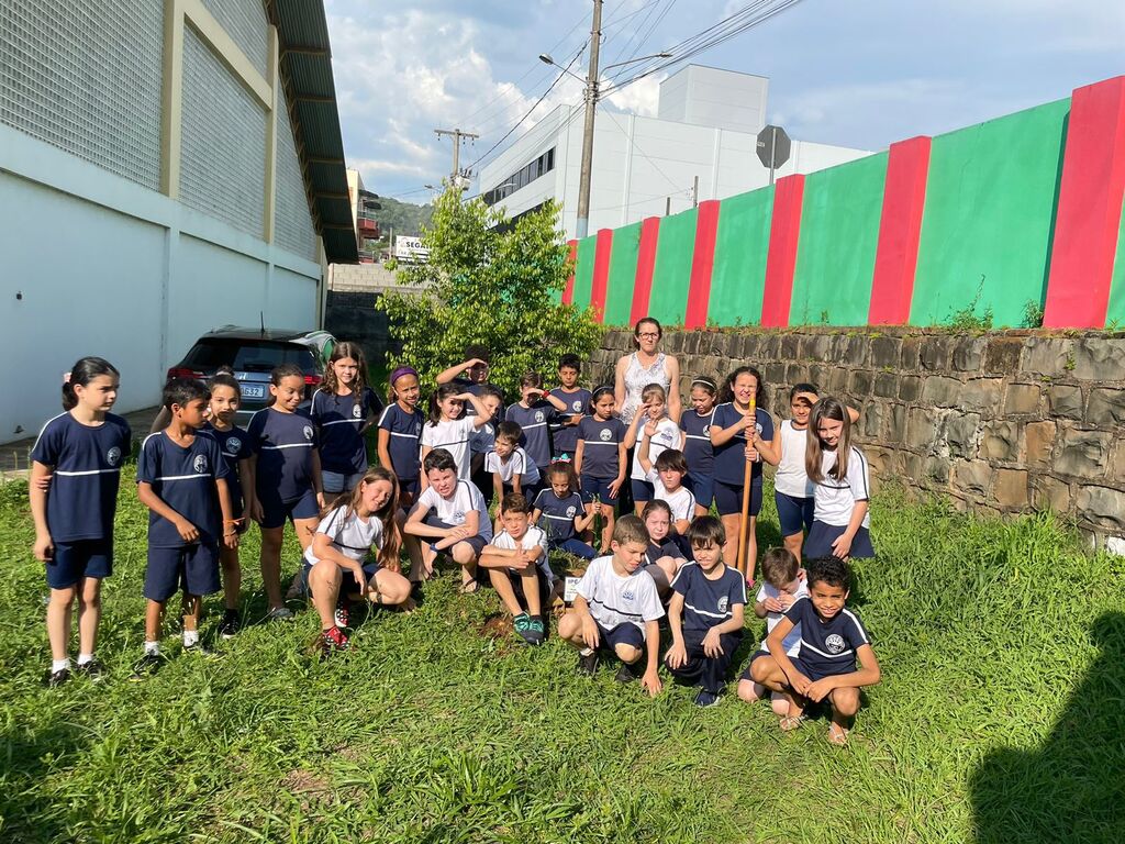 Departamento de Meio Ambiente de Capinzal e Lions Clube promovem o Projeto “Plantando cores, cultivando histórias”