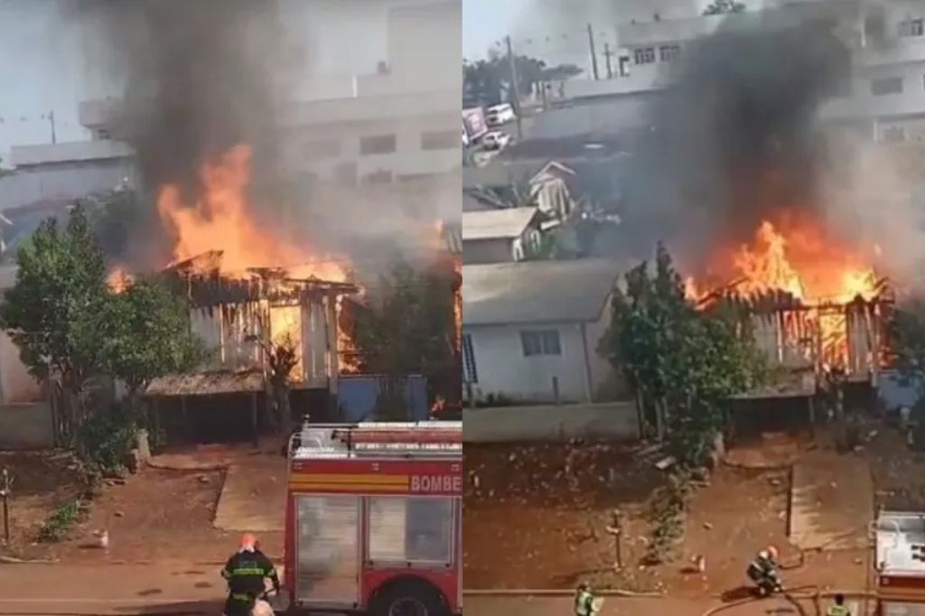  - Casa de madeira fica destruída após criança colocar fogo acidentalmente — Foto: Lindomar Pereira dos Santos/Arquivo Pessoal