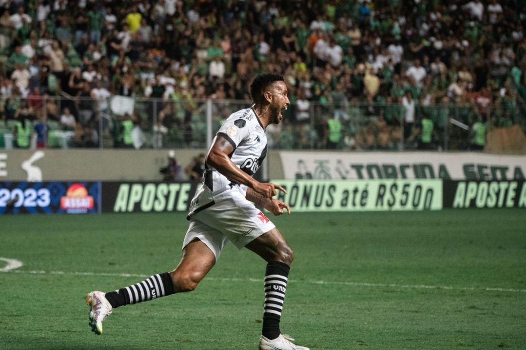 Brasileiro: Vasco derrota América-MG para sair da zona do rebaixamento