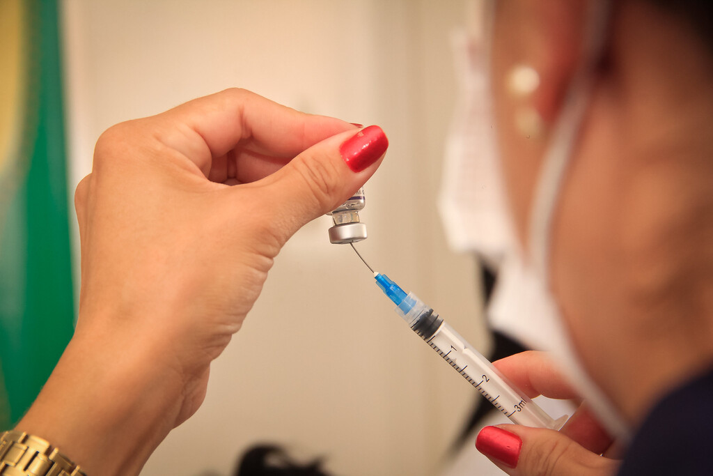 Desinformação sobre vacinas se comporta como epidemia