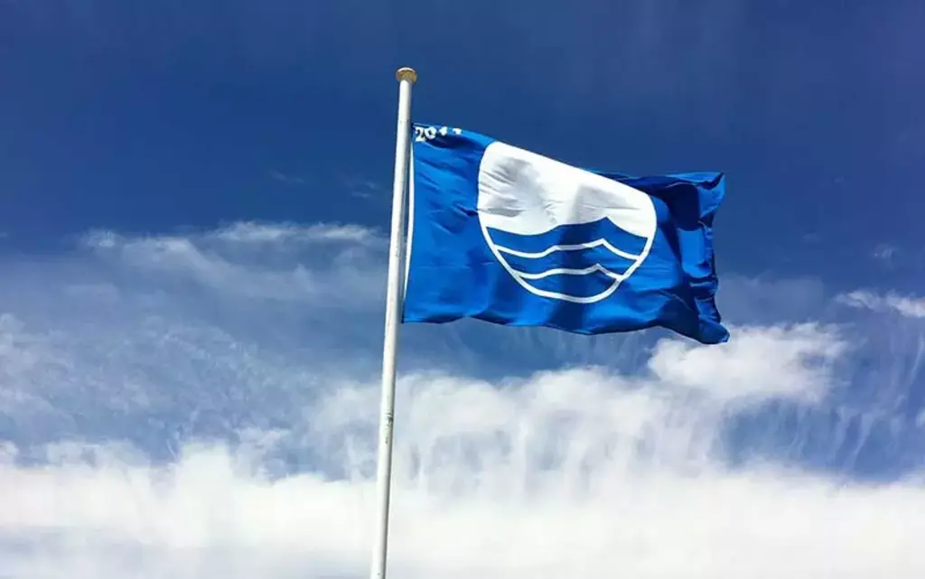 São Francisco do Sul mantém quatro praias certificadas com a Bandeira Azul