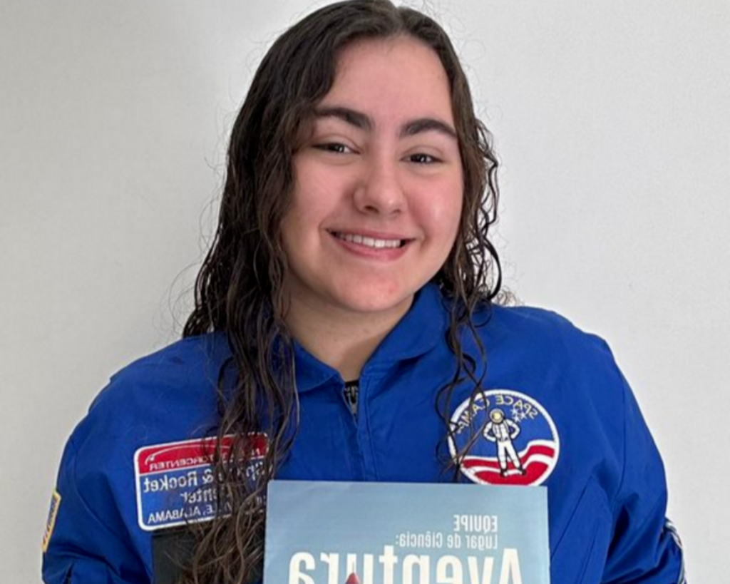 Jovem lança livro sobre experiência na NASA