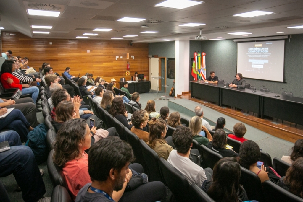 Meio Ambiente: Projeto lageano com foco na compostagem participa de debate na Alesc