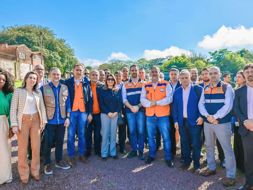 Primeira-Dama visita região afetada por enchentes no Rio Grande do Sul