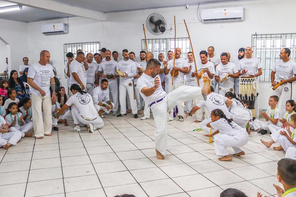 PASSO DE TORRES SEDIOU O 3º ENCONTRO SUL CATARINENSE DE CAPOEIRA
