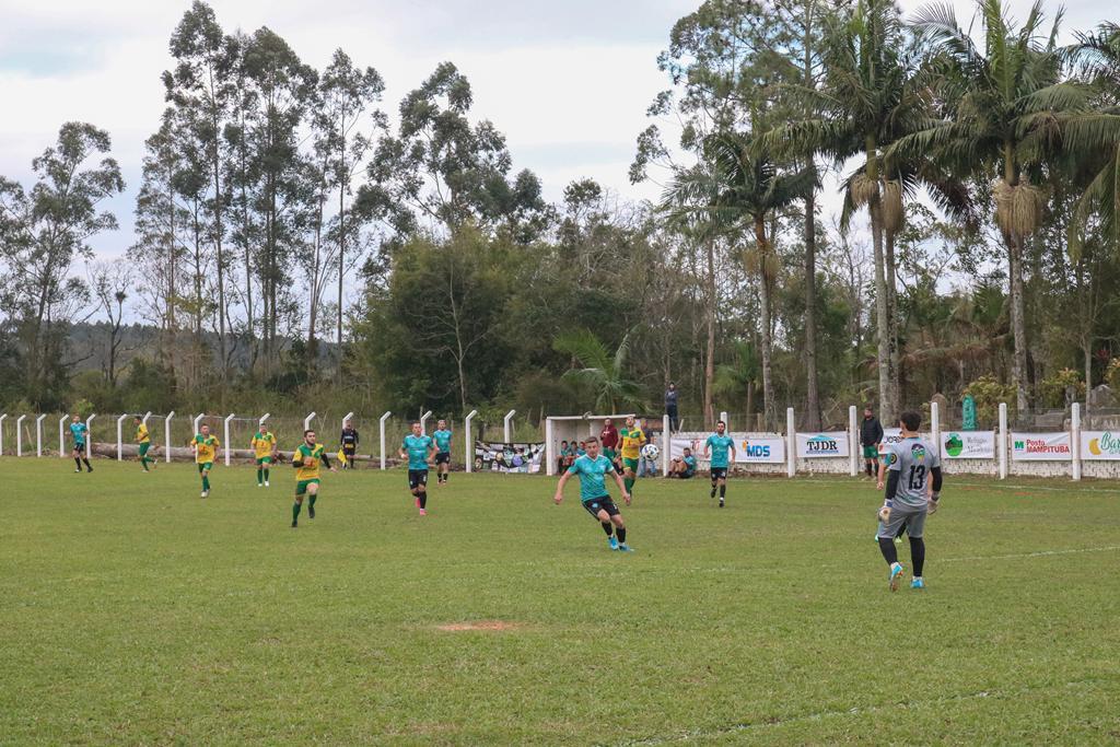 DEFINIDOS OS SEMIFINALISTAS DO CAMPEONATO DE FUTEBOL DE CAMPO DE MORRINHOS DO SUL