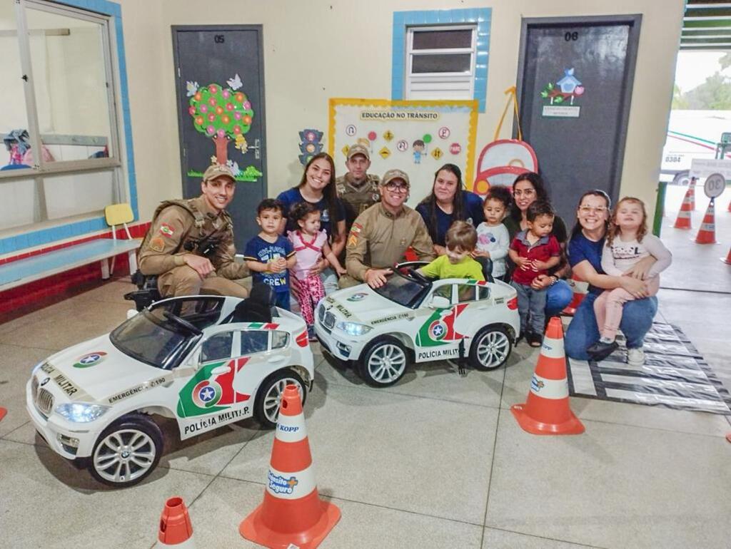 CRIANÇAS TEM DIA DE EDUCAÇÃO NO TRÂNSITO EM PRAIA GRANDE