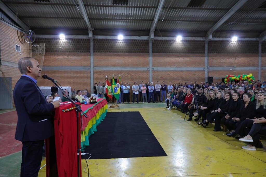 Governador Jorginho Mello inaugura pavimentação asfáltica rural durante comemoração dos 28 anos de Cunhataí
