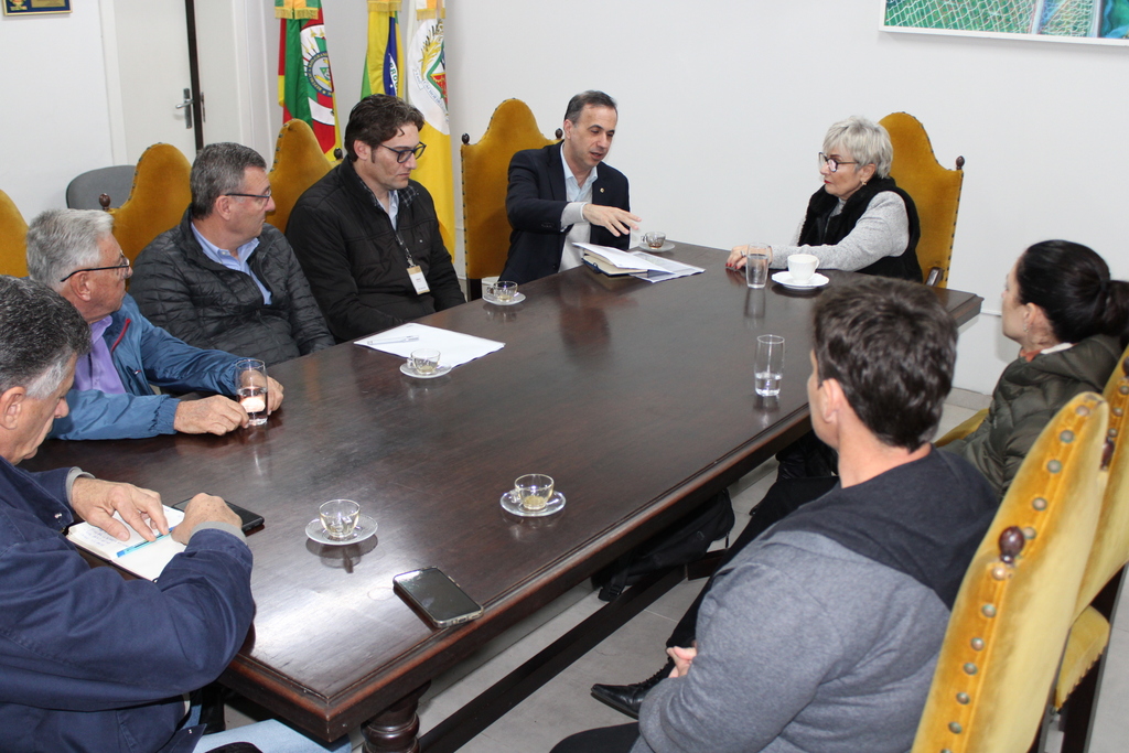 Decreto proíbe circulação de caminhões carregados em dias de chuva