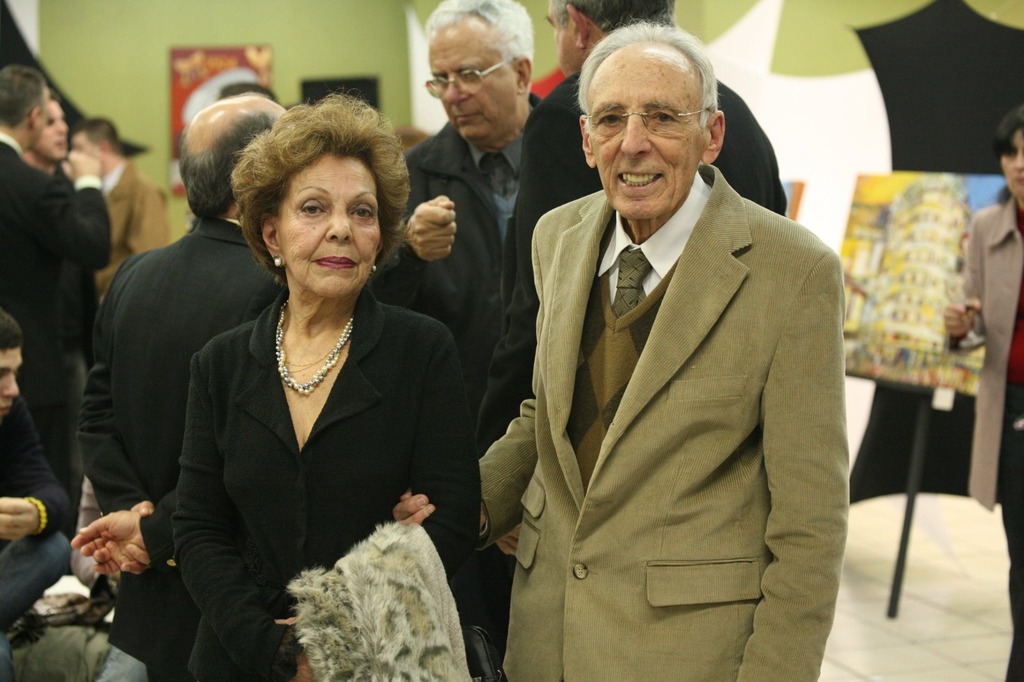 Morre aos 92 anos Emir Isaia, esposa de Carlo Isaia, um dos diretores da Eny Calçados