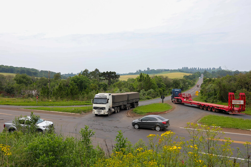 Assinado convênio para a construção de um elevado entre a BR-282 e a BR-158