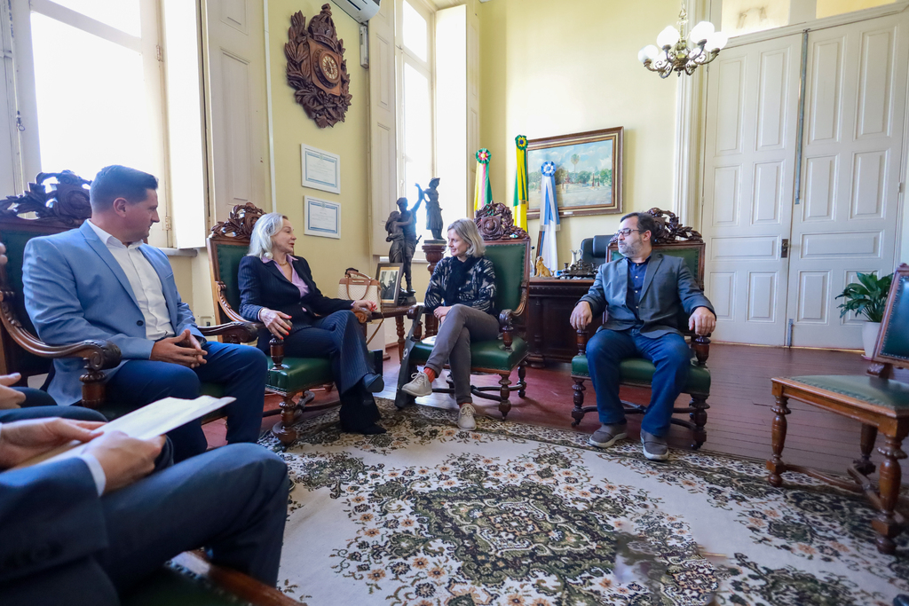 Foto: Italo Santos - DP - Desembargadora Vanderlei Teresinha Kubiak visitou a prefeita Paula Mascarenhas (PSDB)