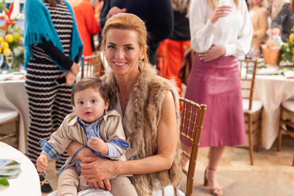 Na página desta quarta-feira, imagens do almoço de 80 anos de Miriam Ribeiro