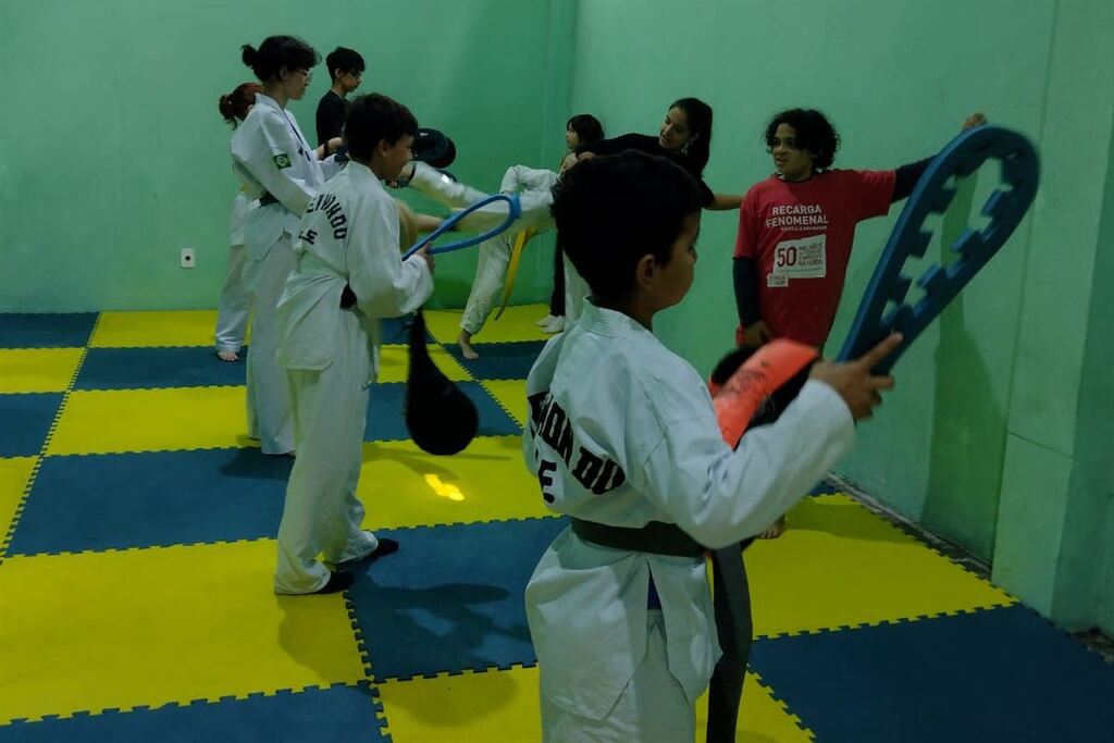 título imagem Projeto de taekwondo atende 75 crianças e está com inscrições abertas