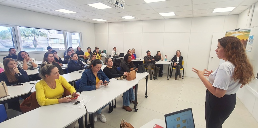 NÚCLEO DE PSIQUIATRIA DO SIMERS FALA SOBRE SAÚDE MENTAL PARA PROFISSIONAIS DE SAÚDE
