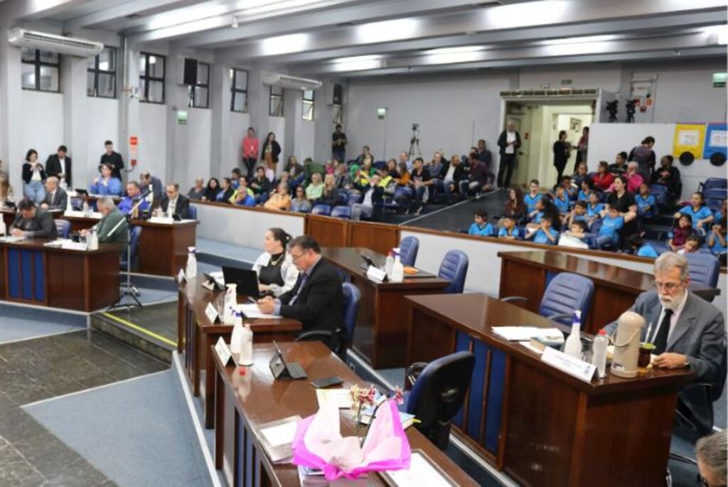 Foto: Isadora Pilar (Câmara de Vereadores) - O Legislativo fez duas sessões, uma ordinária e uma extraordinária, na noite de terça-feira, para votar todos os projetos da pauta