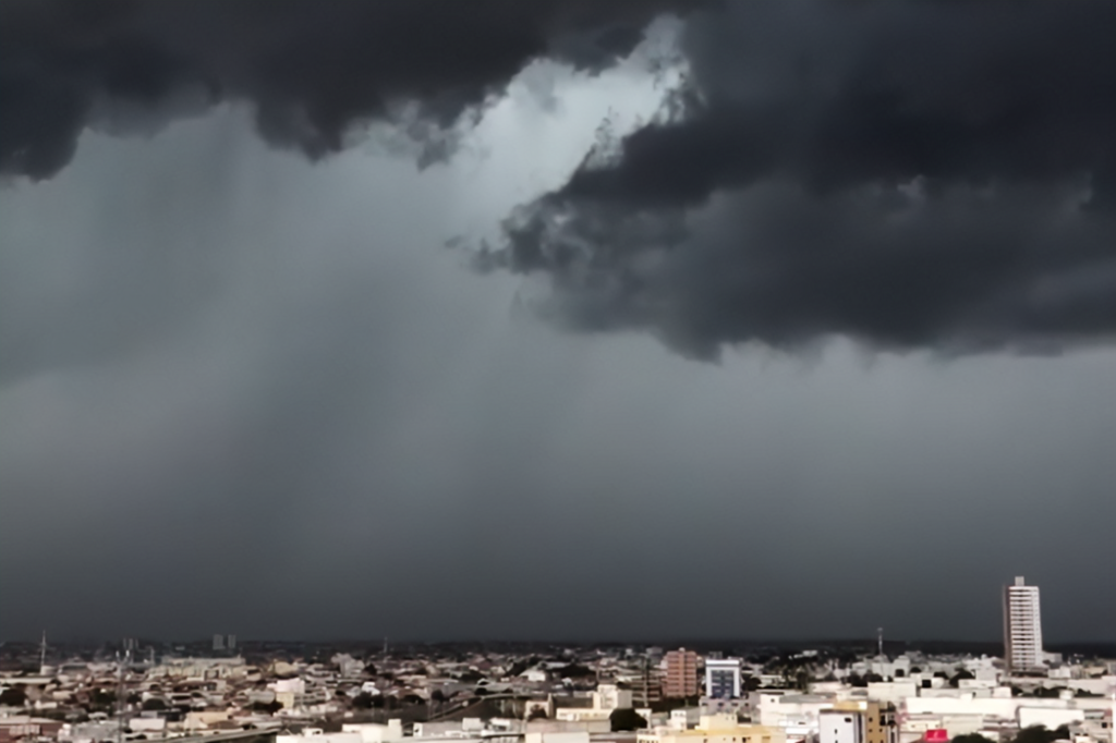 Dia nublado com chuva fraca: Como fica o tempo em Santa Catarina na quinta-feira