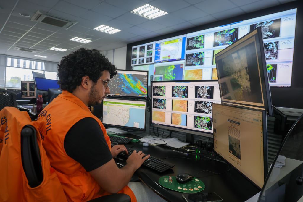 Previsão de tempo indica volumes altos de chuva para Santa Catarina entre sexta-feira e domingo