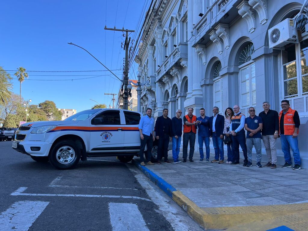 Defesa Civil recebe veículo para atender a comunidade