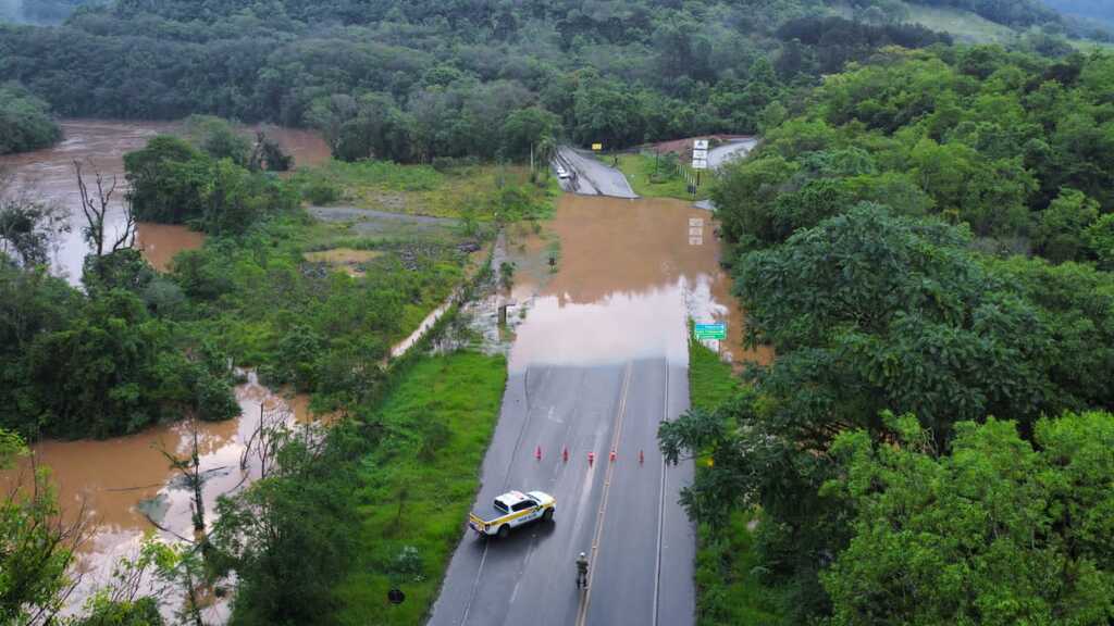 Governador alerta para piora no cenário de chuvas em SC e determina fechamento das barragens de José Boiteux e Ituporanga