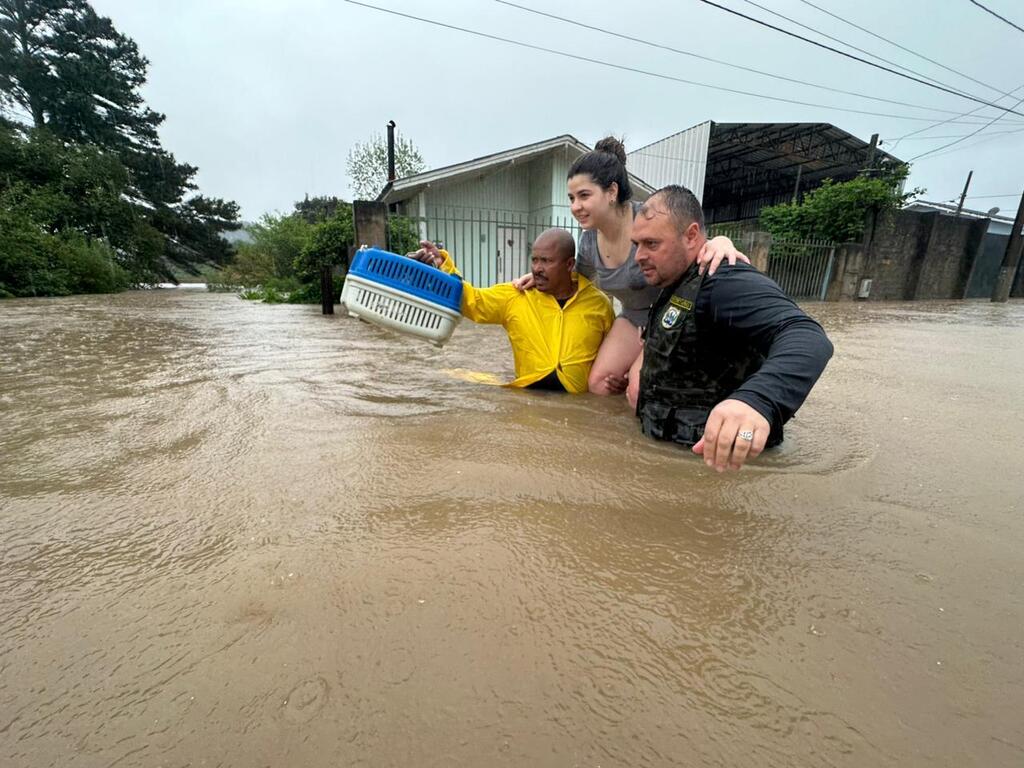 Defesa Civil Municipal está em alerta atendendo as famílias afetadas pelas chuvas