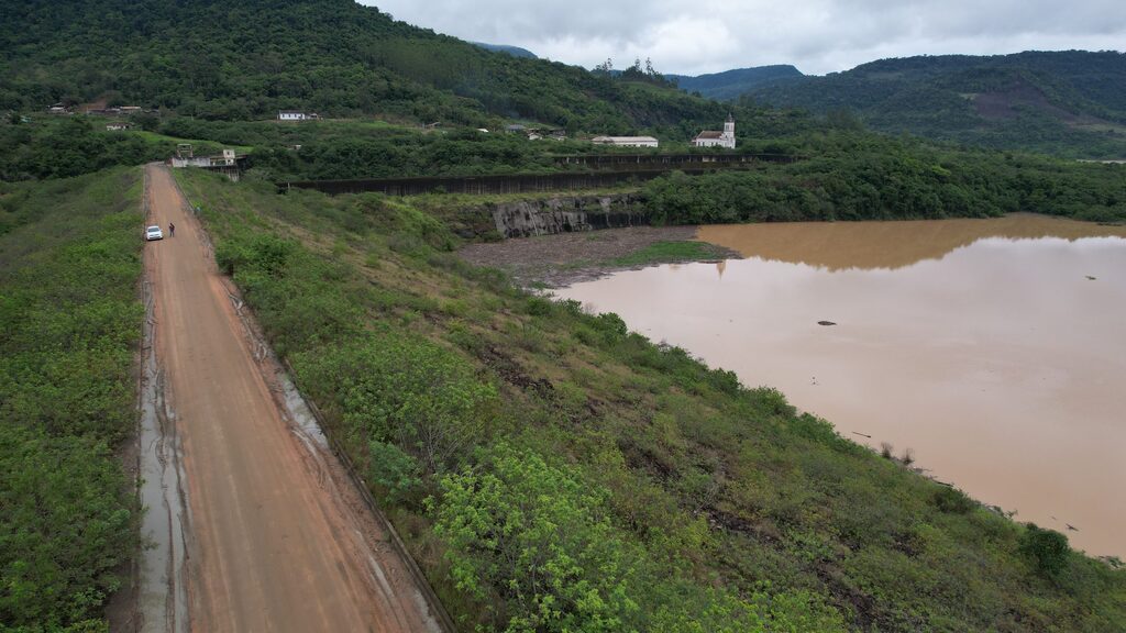 Indígenas e polícias entram em conflito após criação de barragem em Jose Boiteux