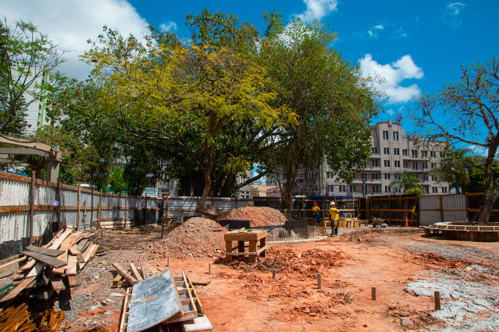 Após quatro meses, obra de reforma da Praça Saldanha Marinho avança para a segunda etapa