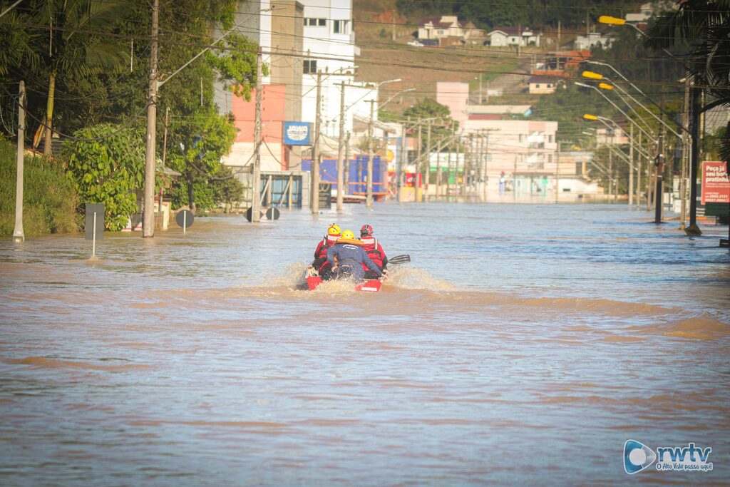 Quatro ruas estão sendo pavimentadas em Taió - Município de Taió