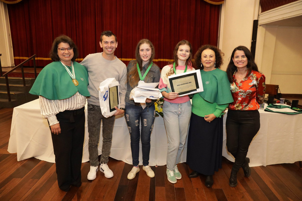 Academia Joinvilense de Letras anuncia finalistas do 4º Concurso Literário Carlos Adauto Vieira