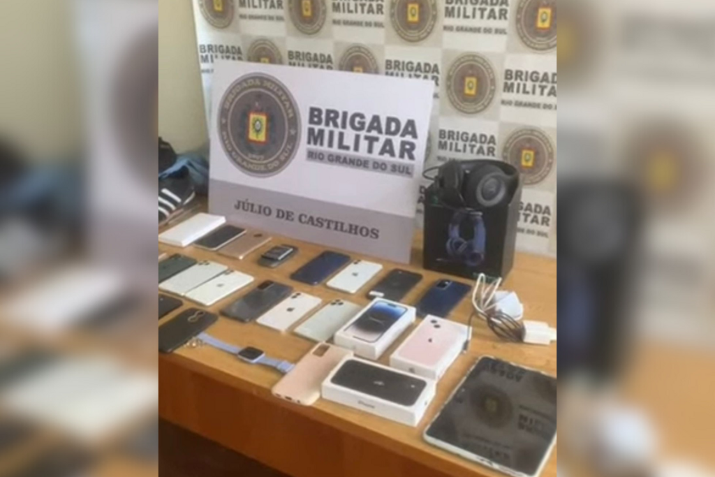 título imagem Brigada Militar prende autor de furto a loja de celulares e recupera aparelhos