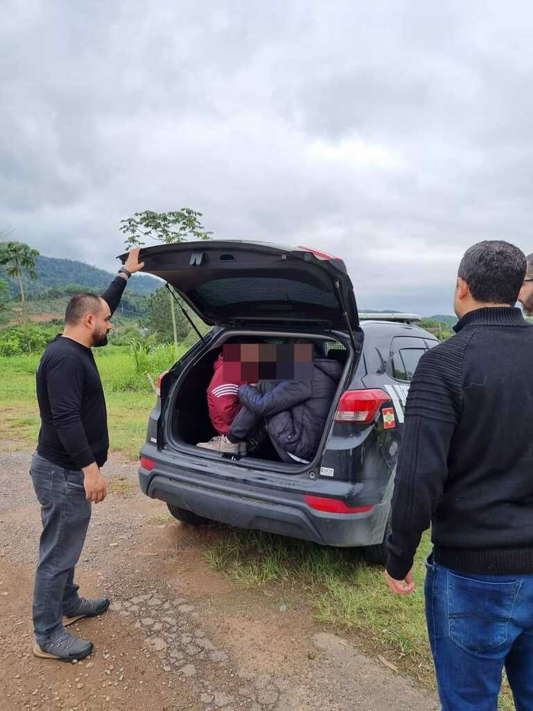POLÍCIA CIVIL PRENDE DOIS HOMENS EM FLAGRANTE PELO CRIME DE TRÁFICO DE DROGAS E ASSOCIAÇÃO PARA O TRÁFICO NA CIDADE DE ASCURRA