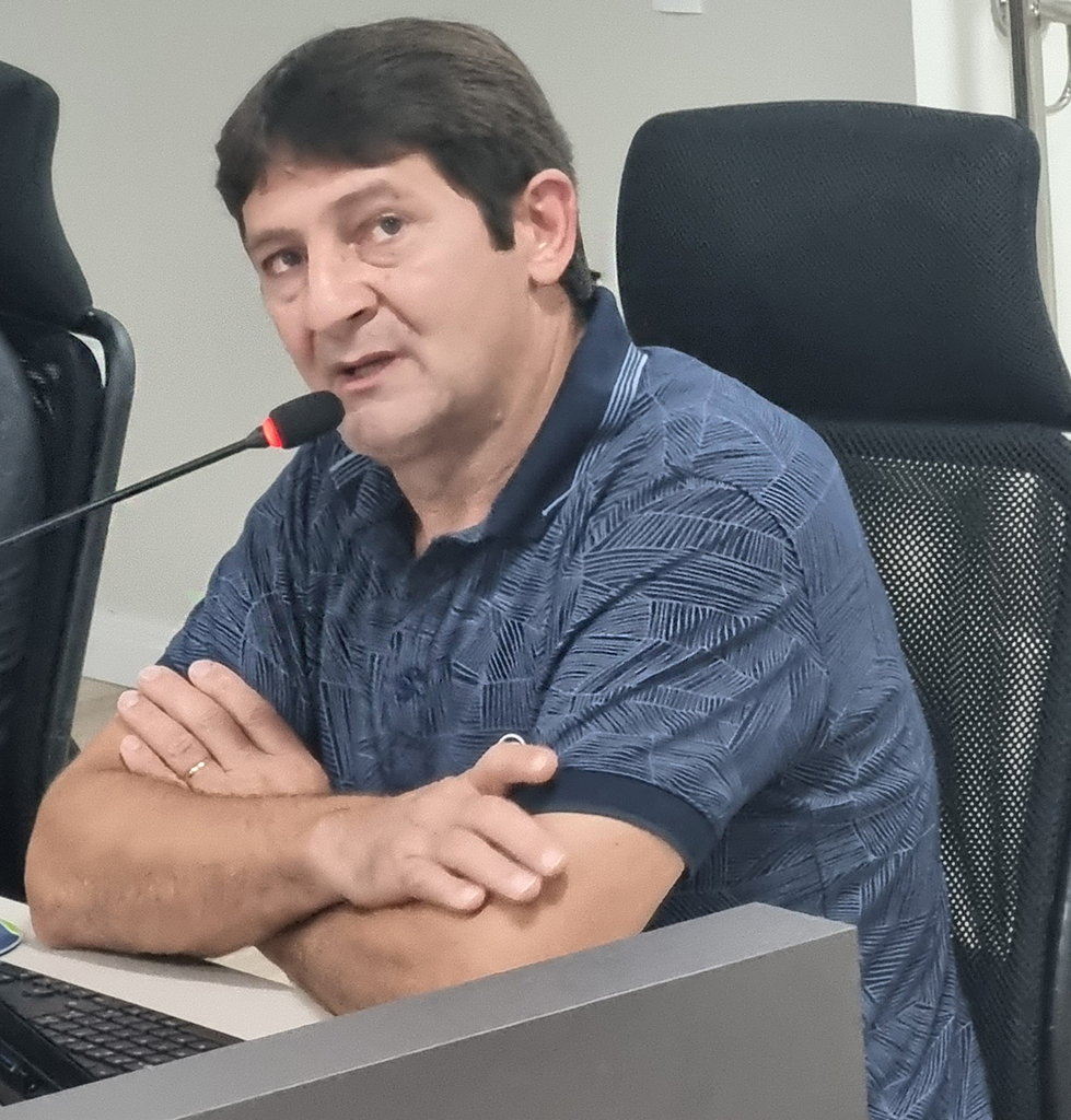 Vereador Valmor sugere à Prefeitura de Capinzal:
Benfeitoria no estacionamento do Centro Educacional Prefeito Celso Farina 

