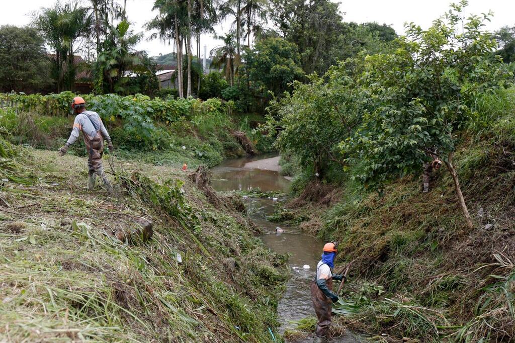 Joinville reforça manutenção de rios e canais para reduzir alagamentos