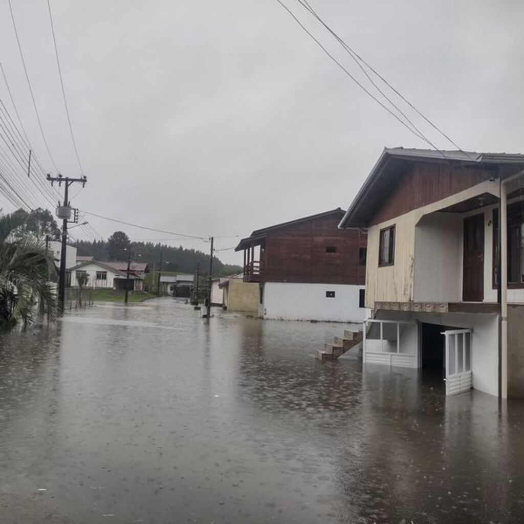 Situação das cheias em Otacílio Costa nesta quinta-feira - 12/10.