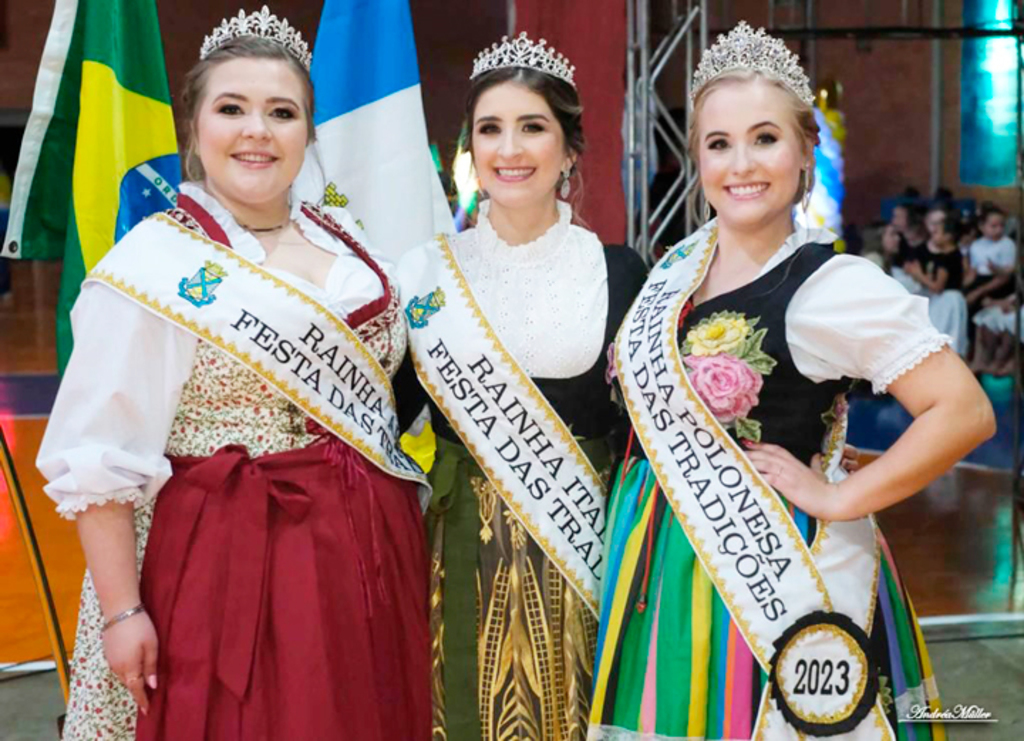 FOTO/ANDRÉA MÜLLER - Realezas eleitas em 2022 que serão destaque durante a Festa das Tradições de 2023, que acontecerá de 10 a 12 de novembro