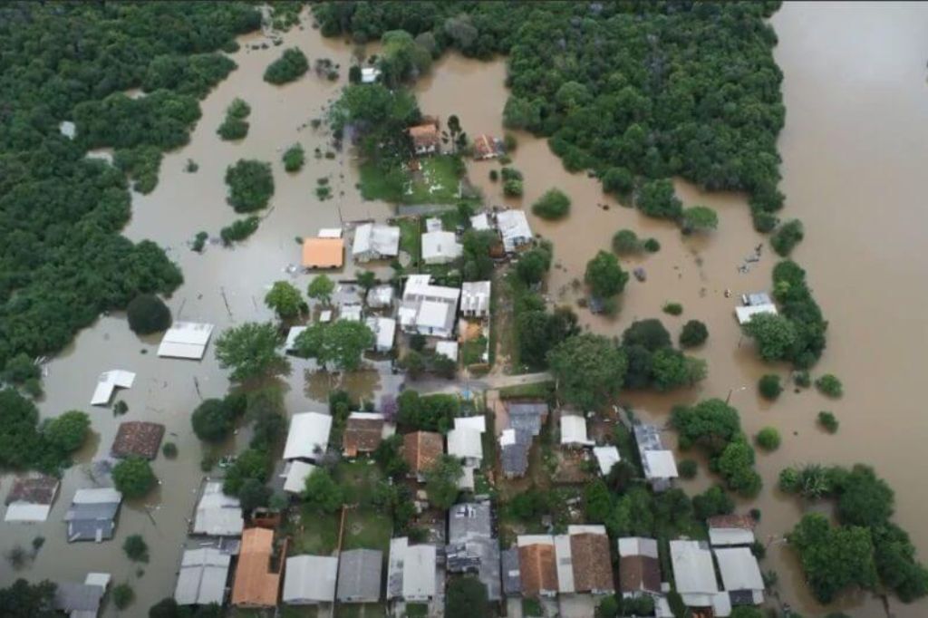 Enchentes assolam SC há 10 dias e deixam 112 municípios em situação de emergência