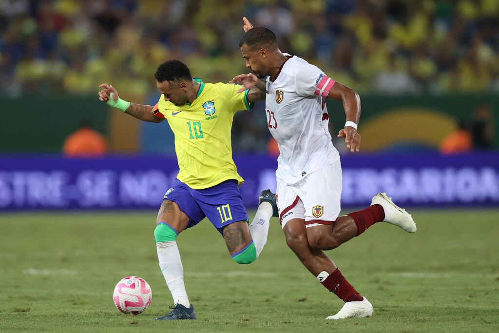 Foto: Vitor Silva - CBF - Neymar deu assistência ao cobrar escanteio para o gol, mas não se destacou durante a partida