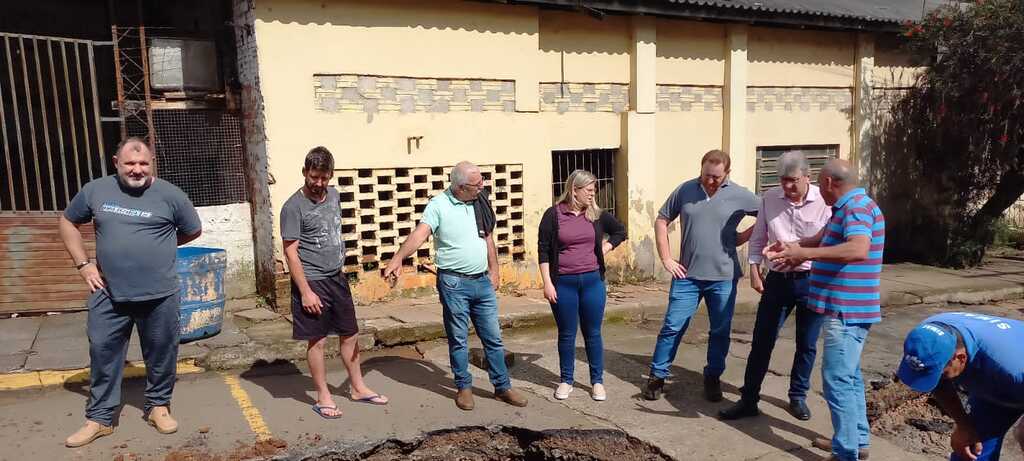 Prefeito de Capinzal, Dorini acompanha a drenagem da Rua José Cadorin