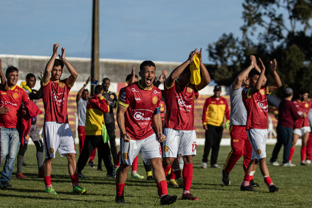 Foto: Matheus Samá - Especial - DP - Guri Teimoso contou com gols de Juninho e Zinho para encaminhar lugar nas quartas de final como líder do grupo