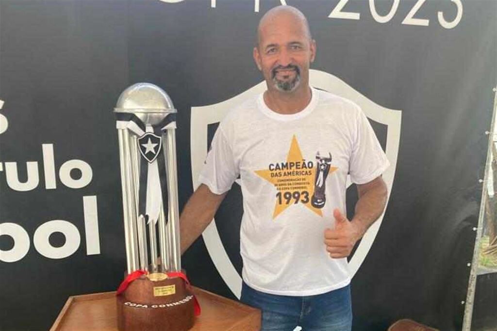 título imagem “Uma hora eu estava disputando o campeonato carioca e pouco tempo depois eu sou campeão da Copa Conmebol”, afirma ex-goleiro do Botafogo que reside em Santa Maria