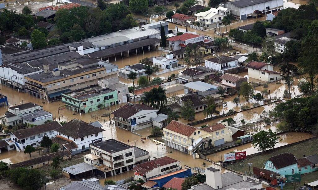 Após chuvas, governo acompanha situação de indígenas em SC